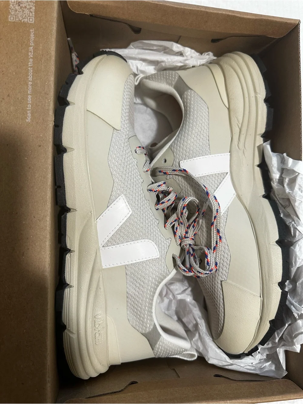 Veja Dekkan Sneakers in Cream with Multicolor Accents - Picture 3 of 4